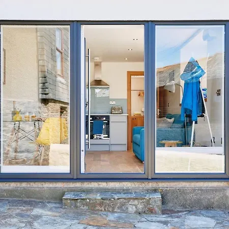 Finest Retreats - Luxury Let In Porthleven, Sleeping 2 *